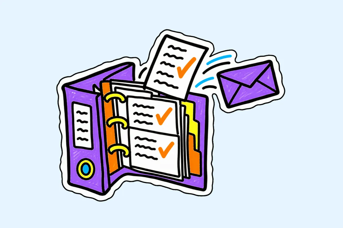 Classeur violet ouvert aux feuilles cochées en orange, une nouvelle feuille qui s'y range et une enveloppe qui arrive à côté.