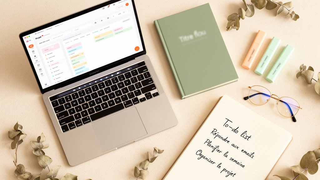 Les compétences clés pour une assistante virtuelle pour avocat : organisation, outils numériques et connaissances juridiques de base.